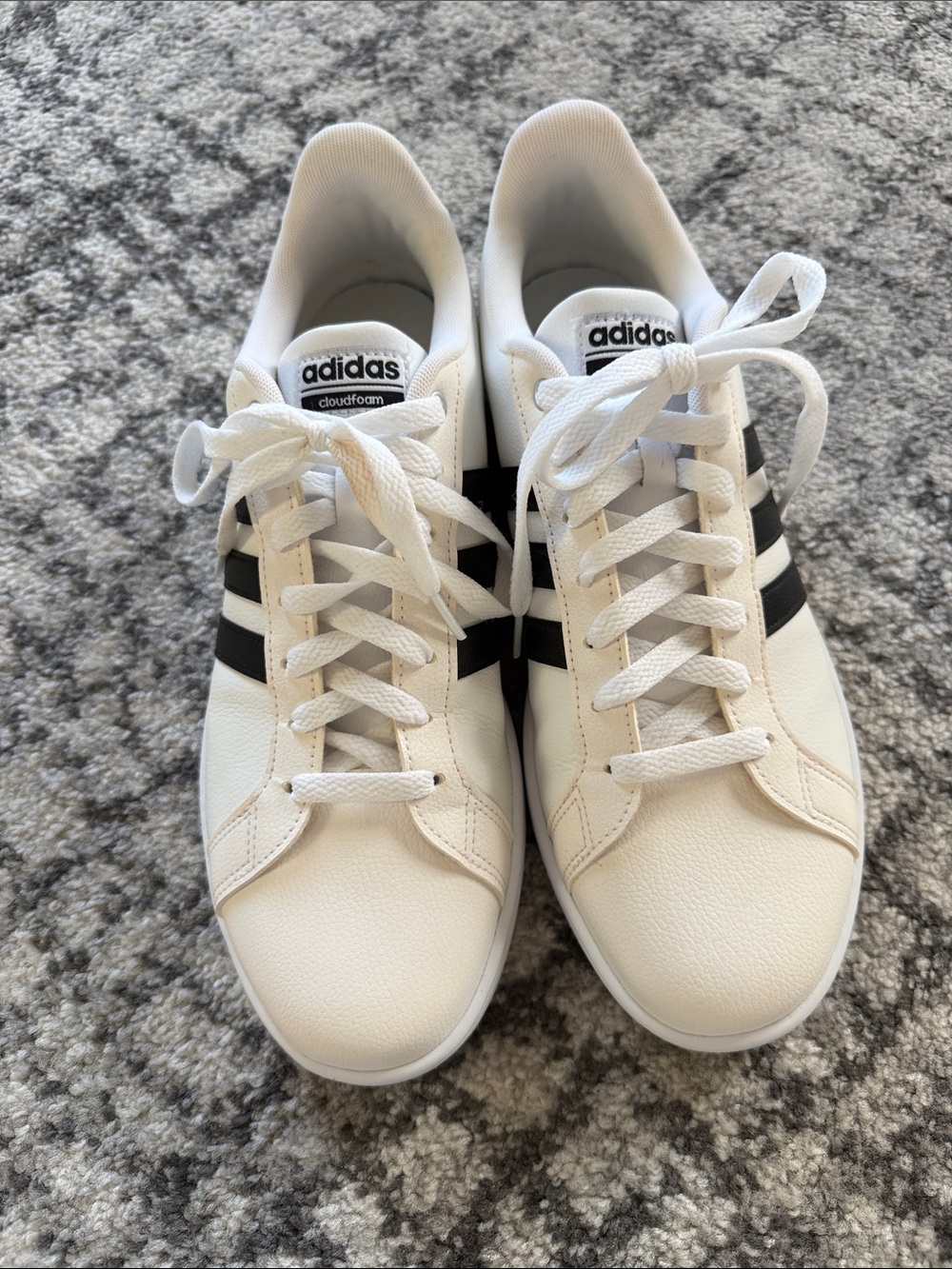 Adidas Men’s White & Black Casual Sneakers